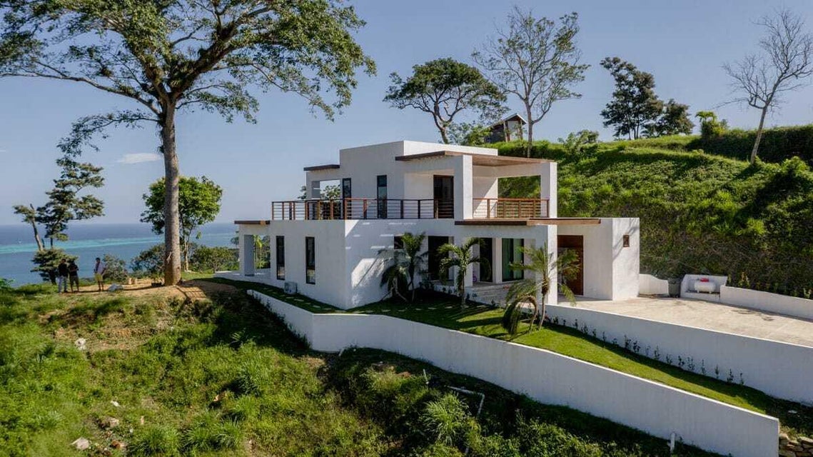 Homes for sale in Roatan