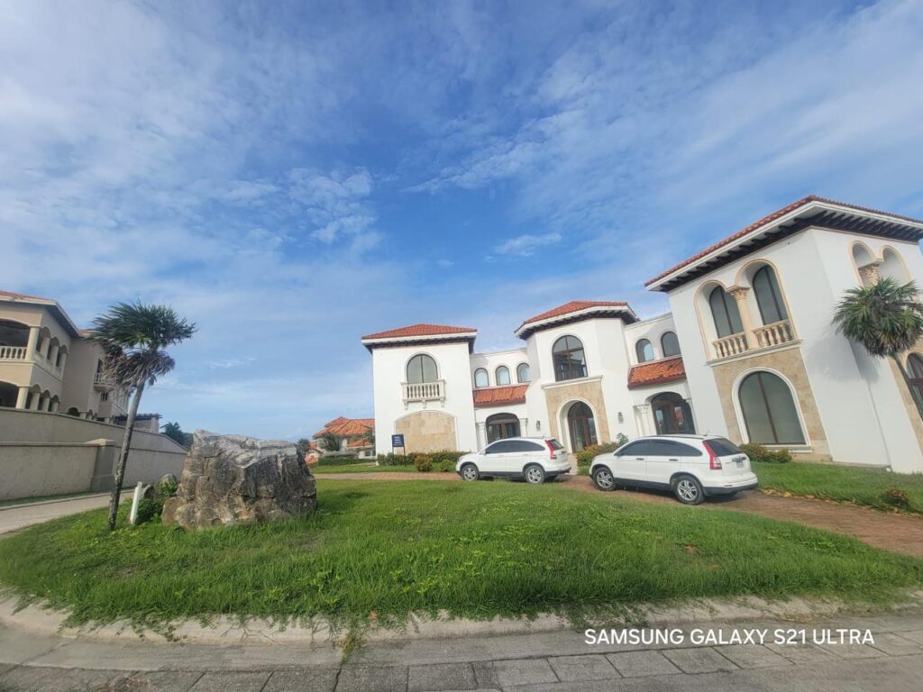 Roatan homes for sale