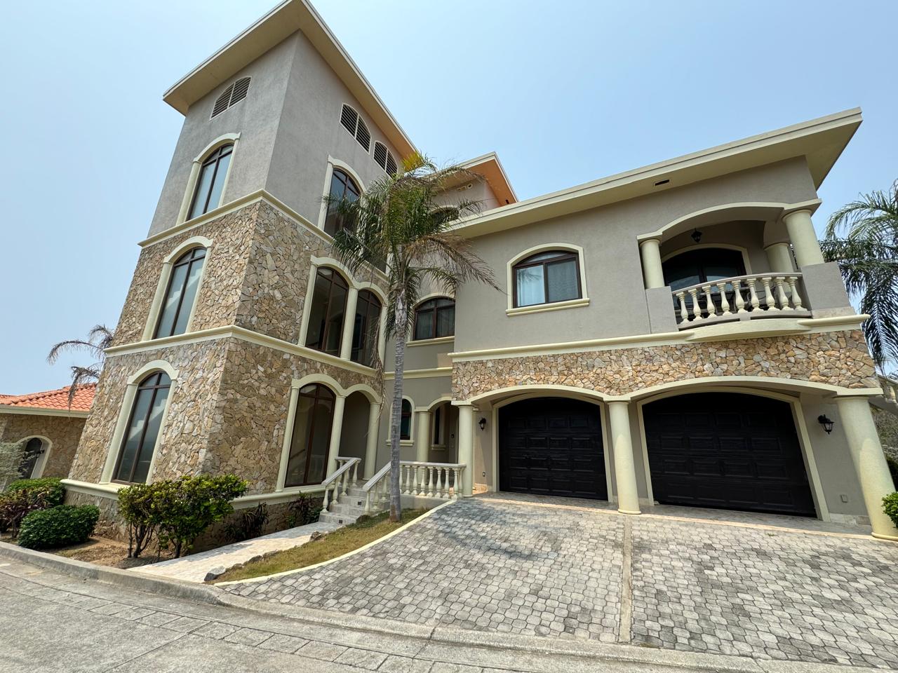 Roatan real estate